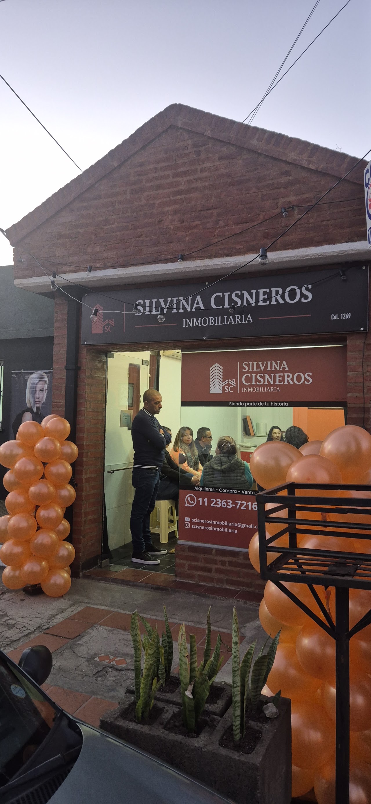 Nuestro equipo en la apertura